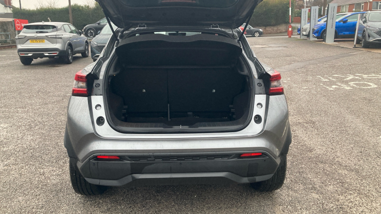 Nissan Juke 1.0 DiG-T Tekna 5dr Petrol Hatchback